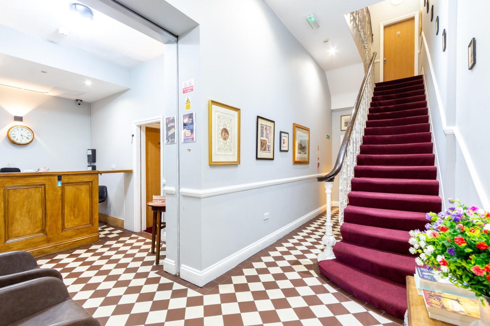 Coronation Hotel London Exterior photo