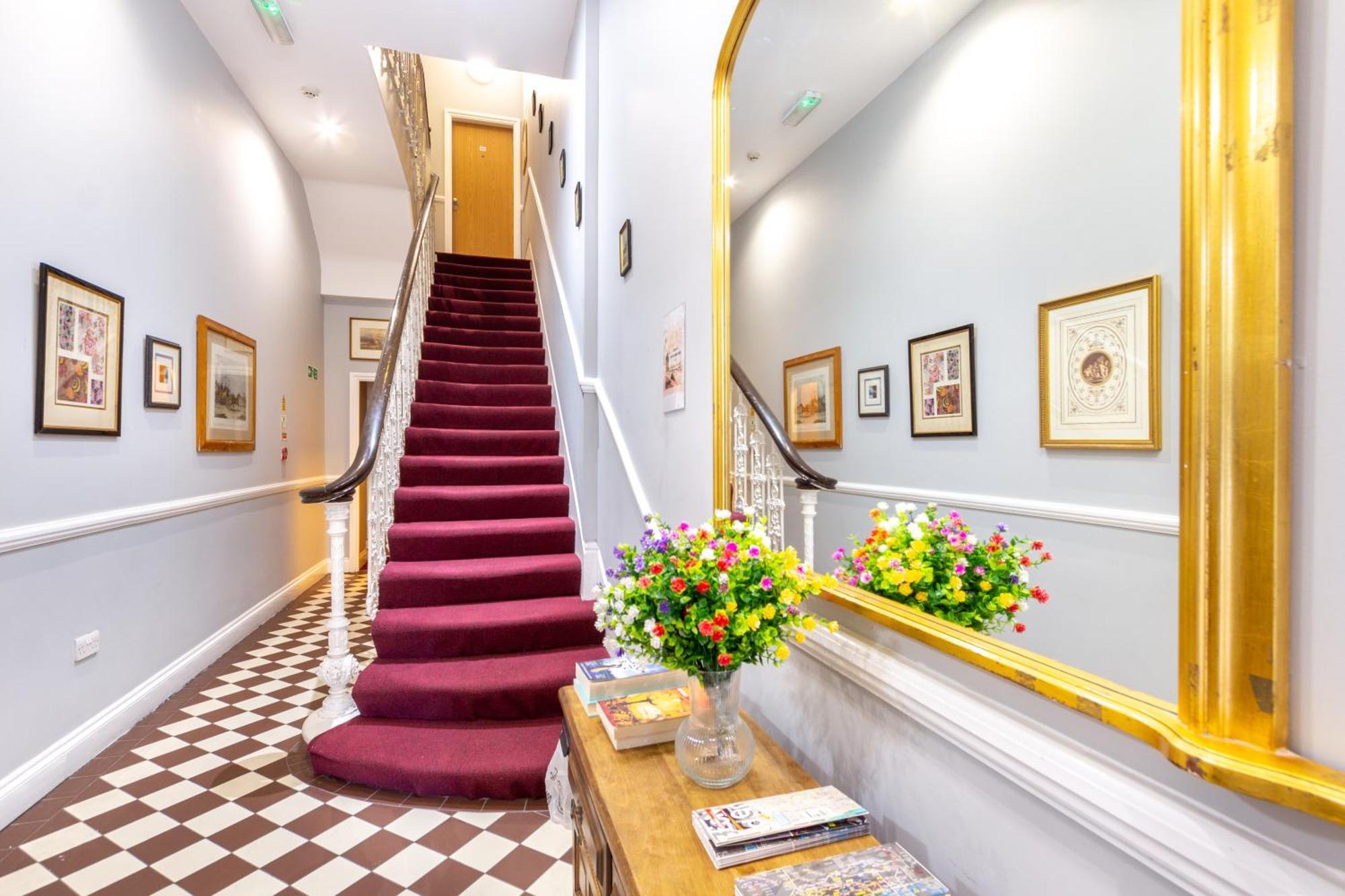 Coronation Hotel London Exterior photo